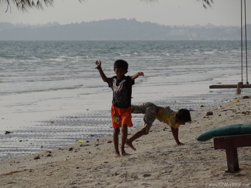 sportive kids, Otres Beach, Sihanoukville